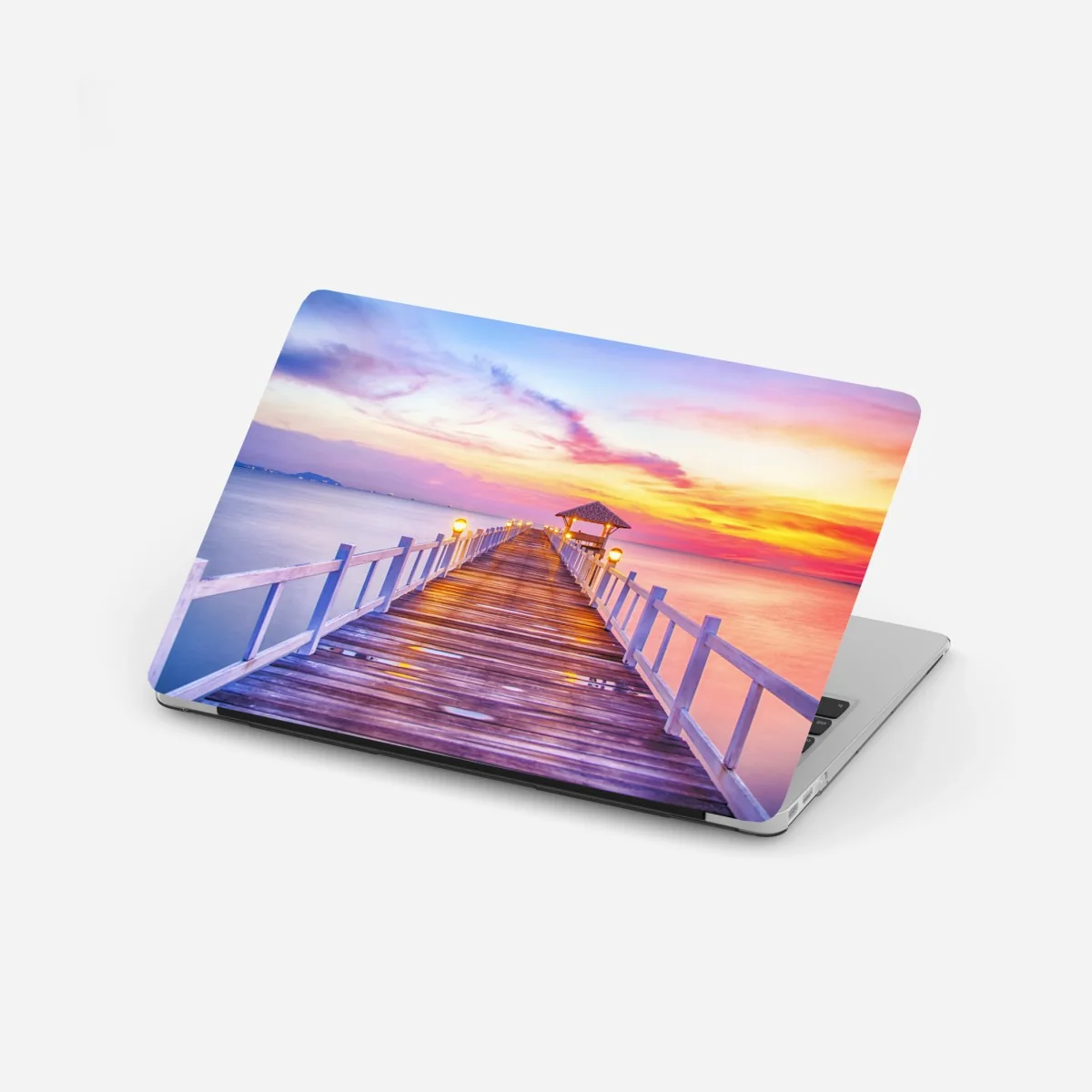 Laptop-Aufkleber sonnenuntergang am steg zum ruhigen horizont – Wallnifity® Laptop-Aufkleber sonnenuntergang am steg zum ruhigen horizont – Wallnifity®
