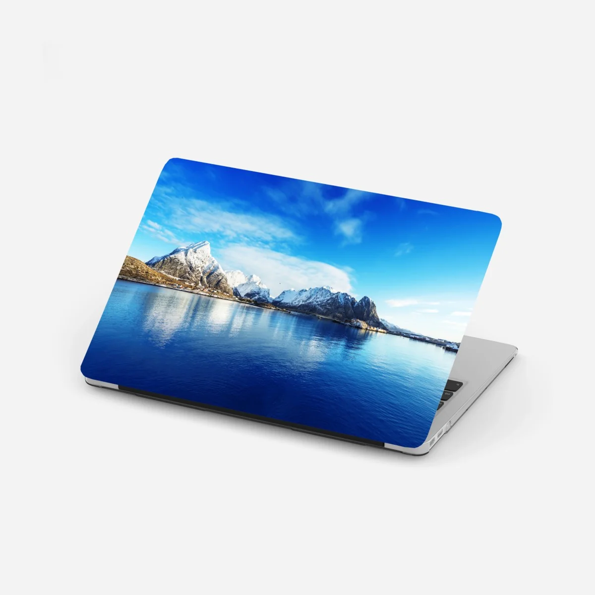 Laptop-Aufkleber ruhige winterliche fjordlandschaft in Reine, Lofoten – Wallnifity®