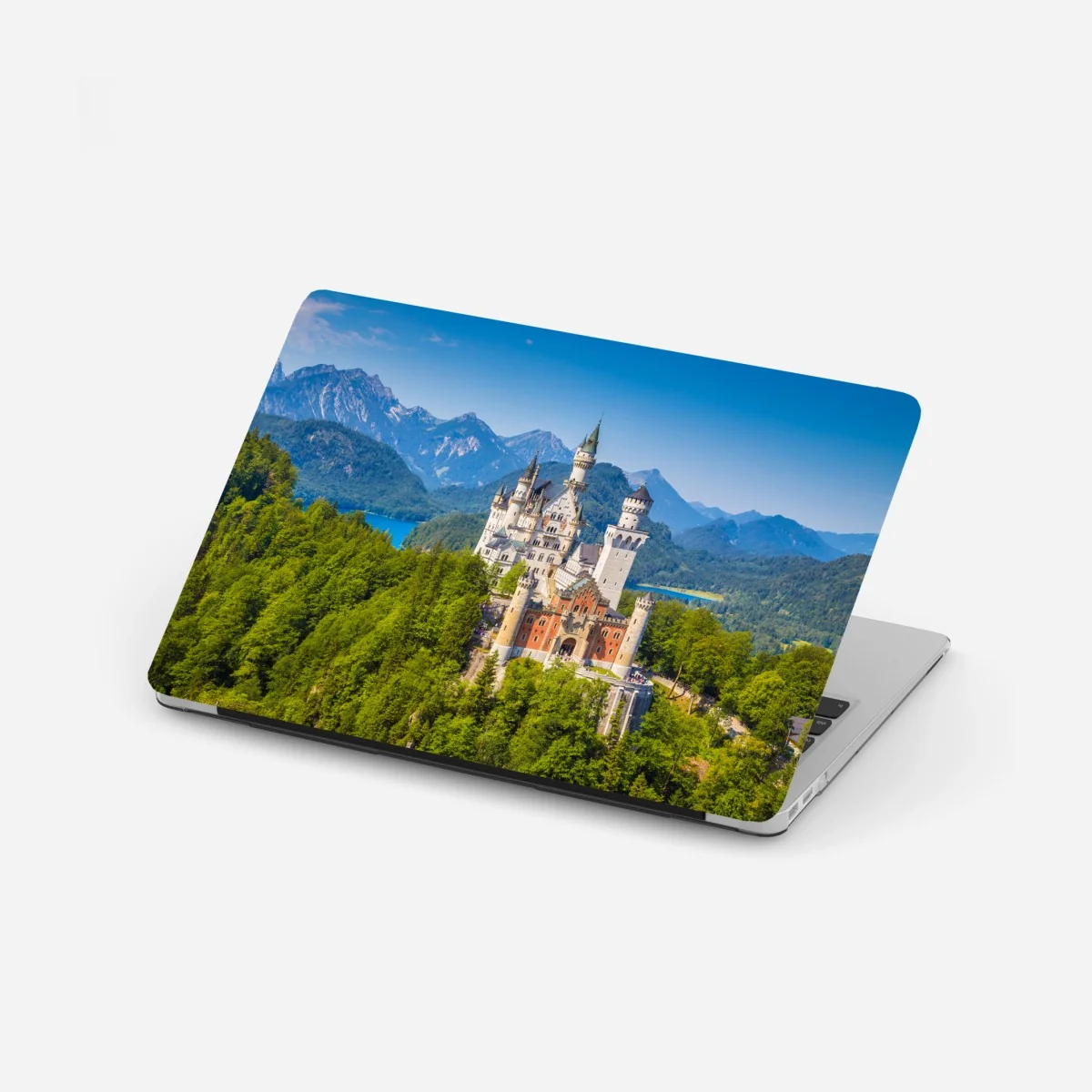 Laptop-Aufkleber schloss Neuschwanstein in alpiner landschaft – Wallnifity® Laptop-Aufkleber schloss Neuschwanstein in alpiner landschaft – Wallnifity®