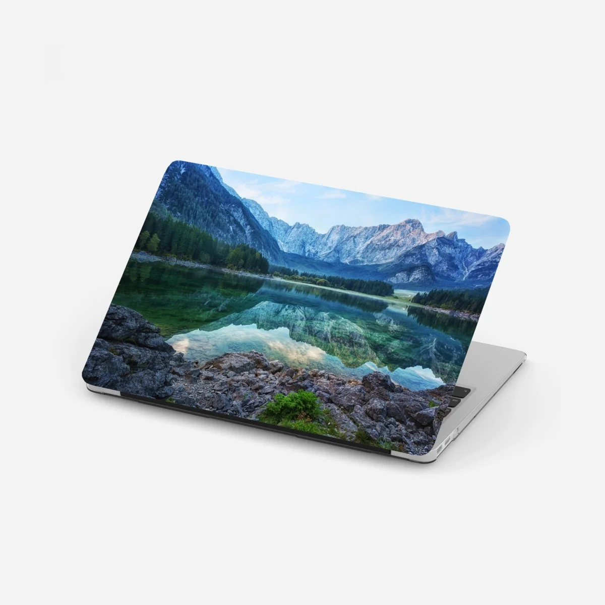 Laptop-Aufkleber früher morgen am See Fusine, Julische Alpen – Wallnifity® Laptop-Aufkleber früher morgen am See Fusine, Julische Alpen – Wallnifity®