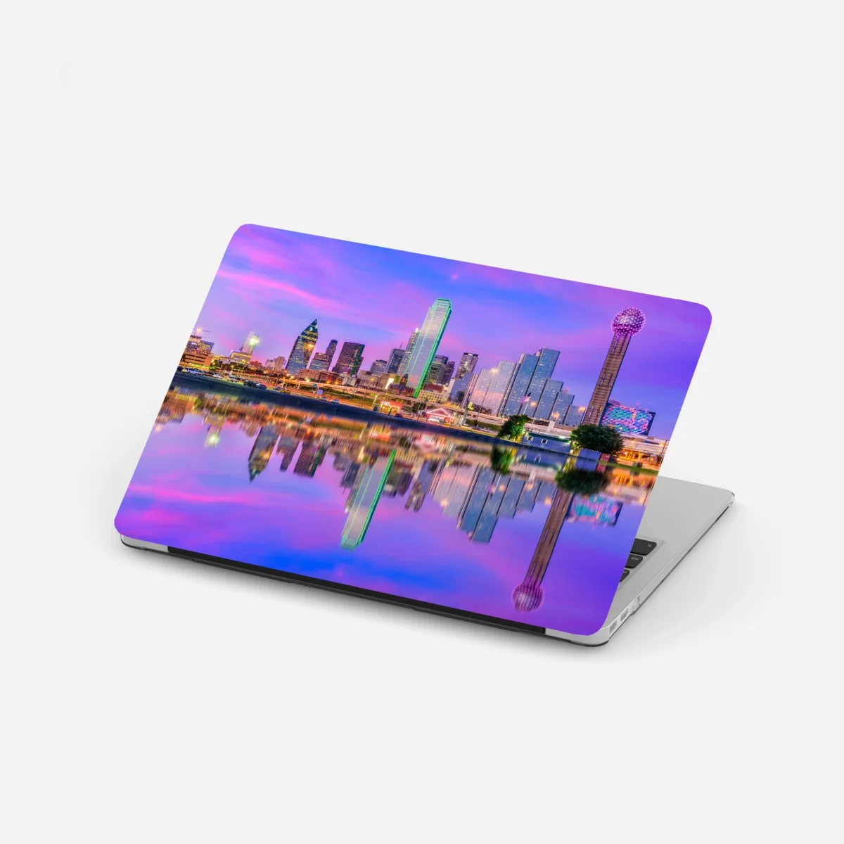 Laptop-Aufkleber Dallas skyline im violetten abendlicht – Wallnifity®