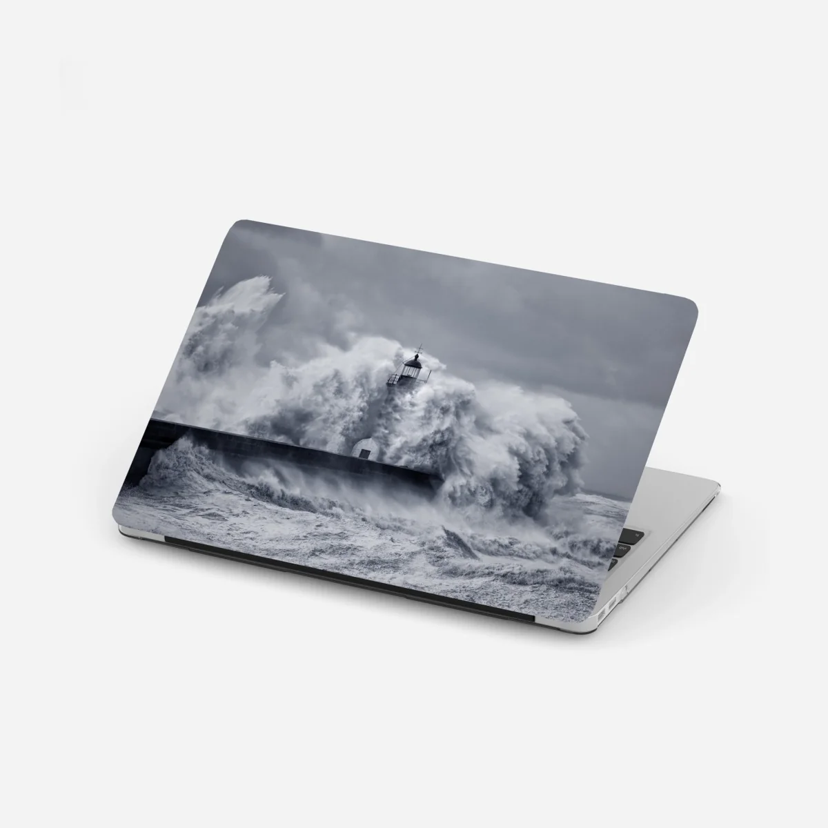 Laptop-Aufkleber leuchtturm von mächtigen wellen umgeben – Wallnifity® Laptop-Aufkleber leuchtturm von mächtigen wellen umgeben – Wallnifity®