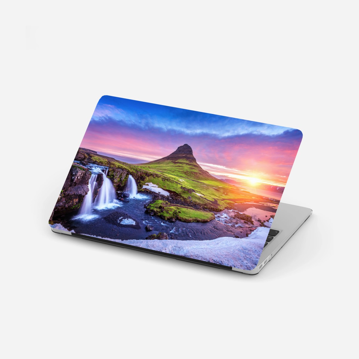 Laptop-Aufkleber Kirkjufell bei sonnenaufgang – Wallnifity®