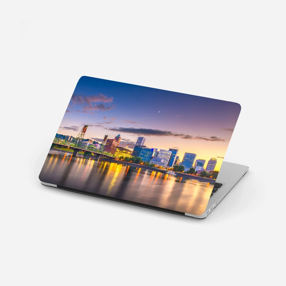 Laptop-Aufkleber Portland skyline in der dämmerung über dem Willamette – Wallnifity® Laptop-Aufkleber Portland skyline in der dämmerung über dem Willamette – Wallnifity®