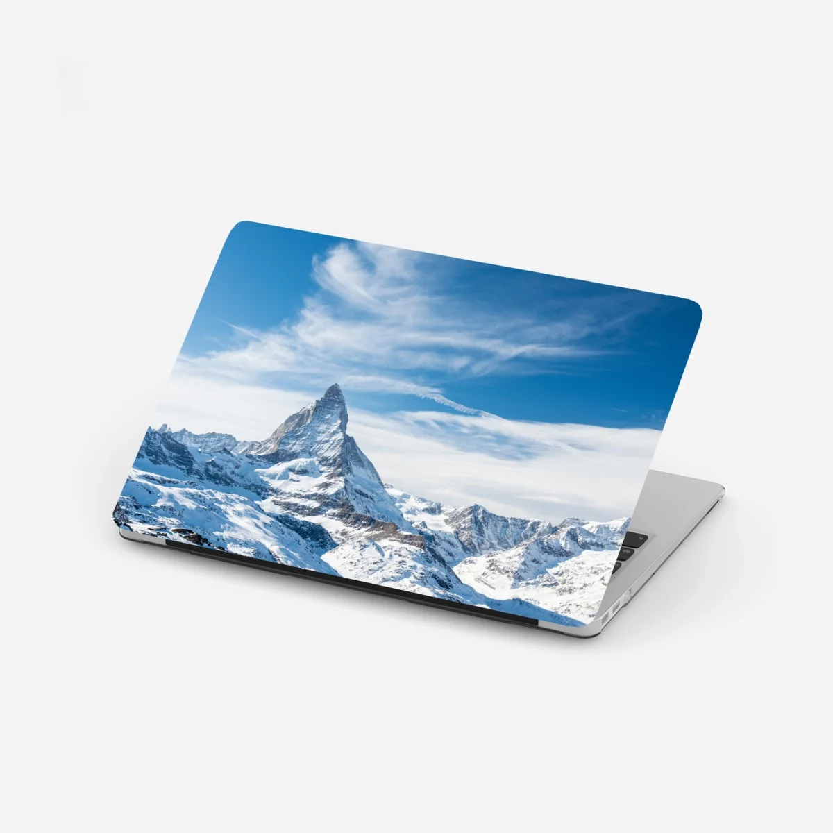 Laptop-Aufkleber majestätischer alpiner gipfel in den Alpen – Wallnifity® Laptop-Aufkleber majestätischer alpiner gipfel in den Alpen – Wallnifity®