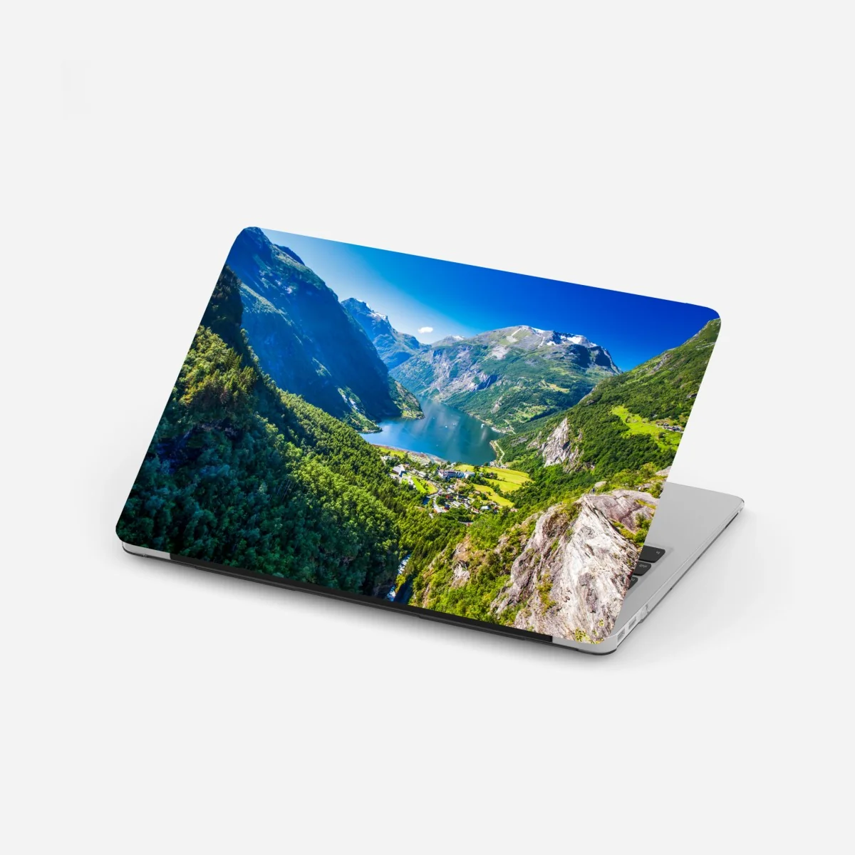 Laptop-Aufkleber Geirangerfjord bergpanorama – Wallnifity® Laptop-Aufkleber Geirangerfjord bergpanorama – Wallnifity®