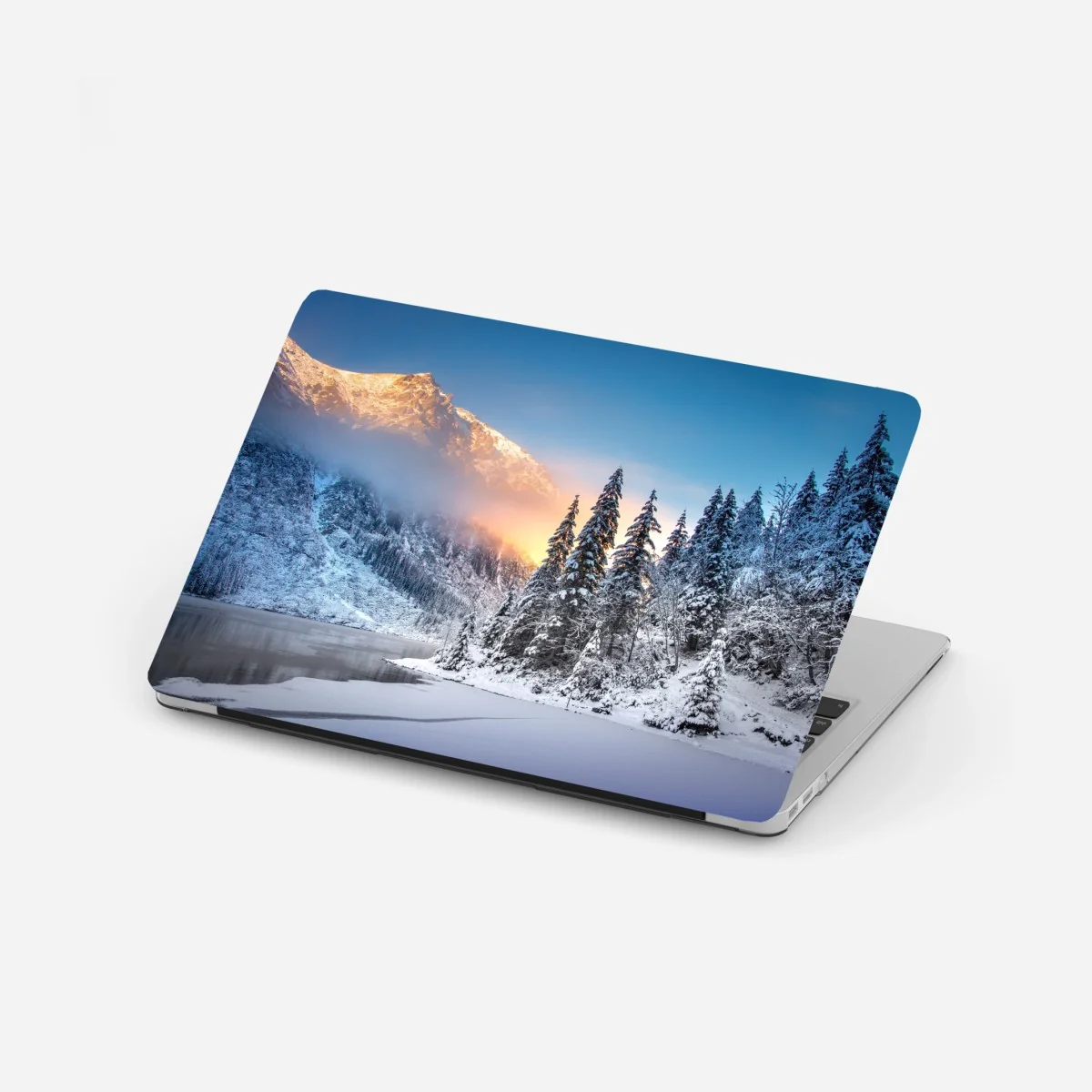 Laptop-Aufkleber winterlicher sonnenaufgang am Morskie Oko – Wallnifity®