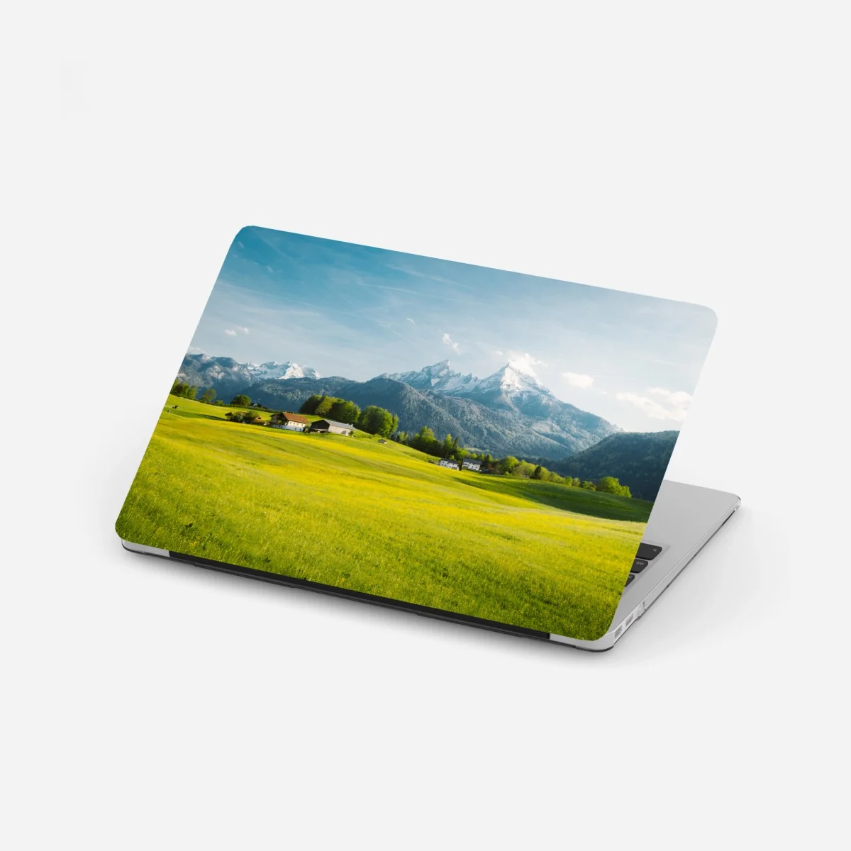 Laptop-Aufkleber alpwiese unter schneebedeckten gipfeln – Wallnifity® Laptop-Aufkleber alpwiese unter schneebedeckten gipfeln – Wallnifity®