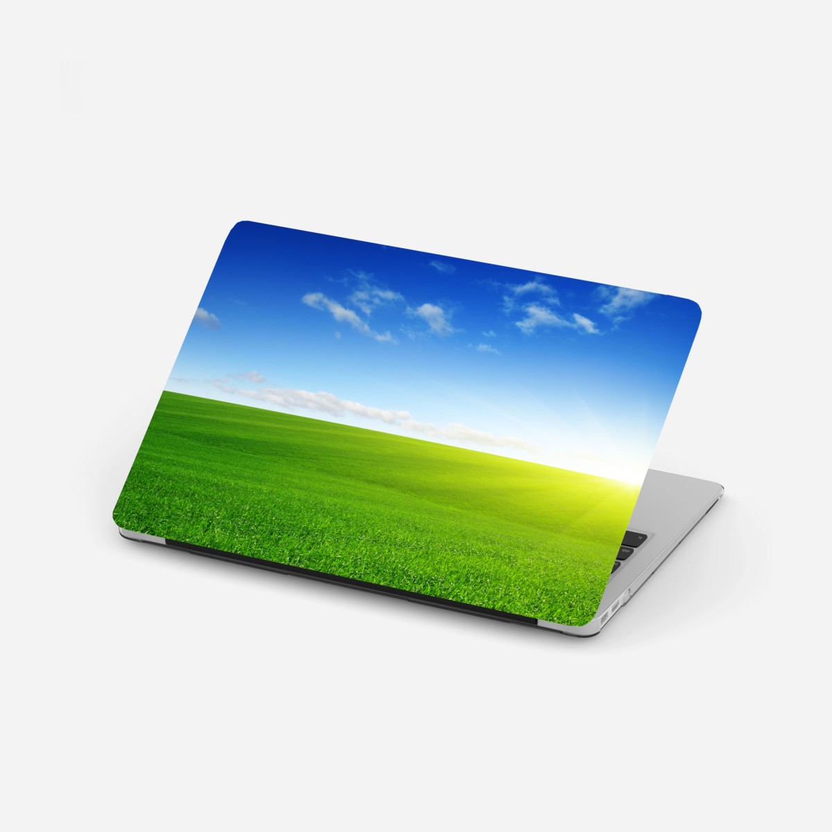 Laptop-Aufkleber sonnenbeschienene grüne wiese im morgenlicht – Wallnifity® Laptop-Aufkleber sonnenbeschienene grüne wiese im morgenlicht – Wallnifity®