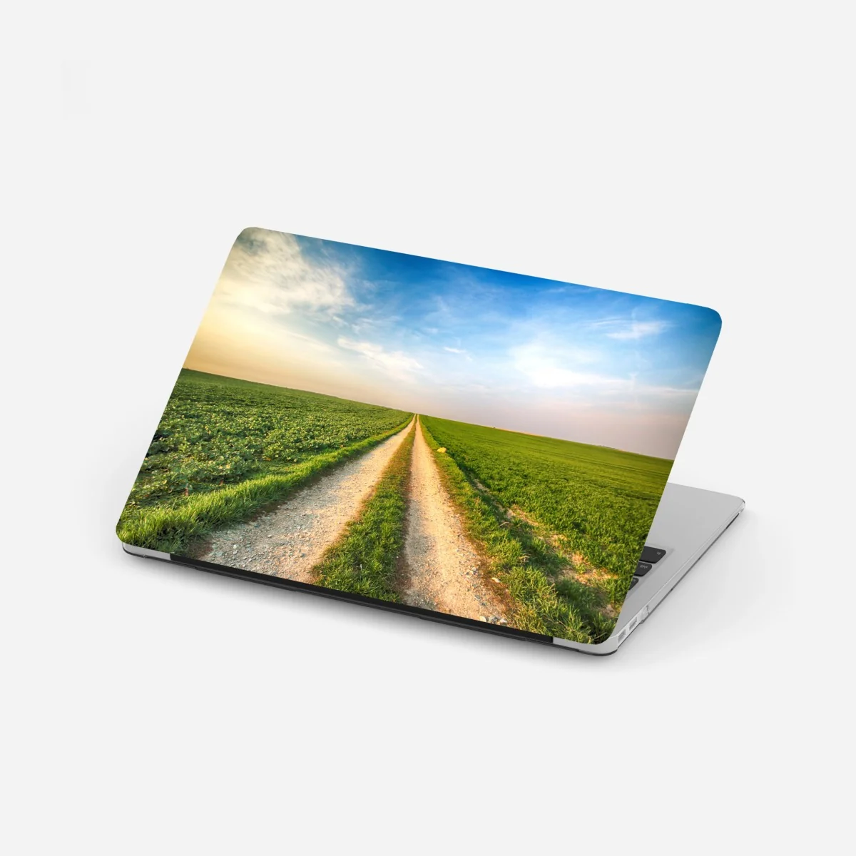 Laptop-Aufkleber feldweg durch grüne felder – Wallnifity®