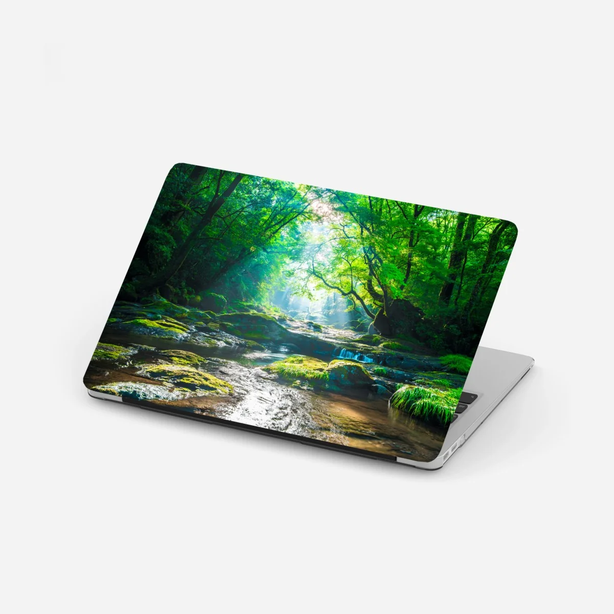 Laptop-Aufkleber sonnendurchfluteter waldbach mit moosbedeckten steinen – Wallnifity® Laptop-Aufkleber sonnendurchfluteter waldbach mit moosbedeckten steinen – Wallnifity®