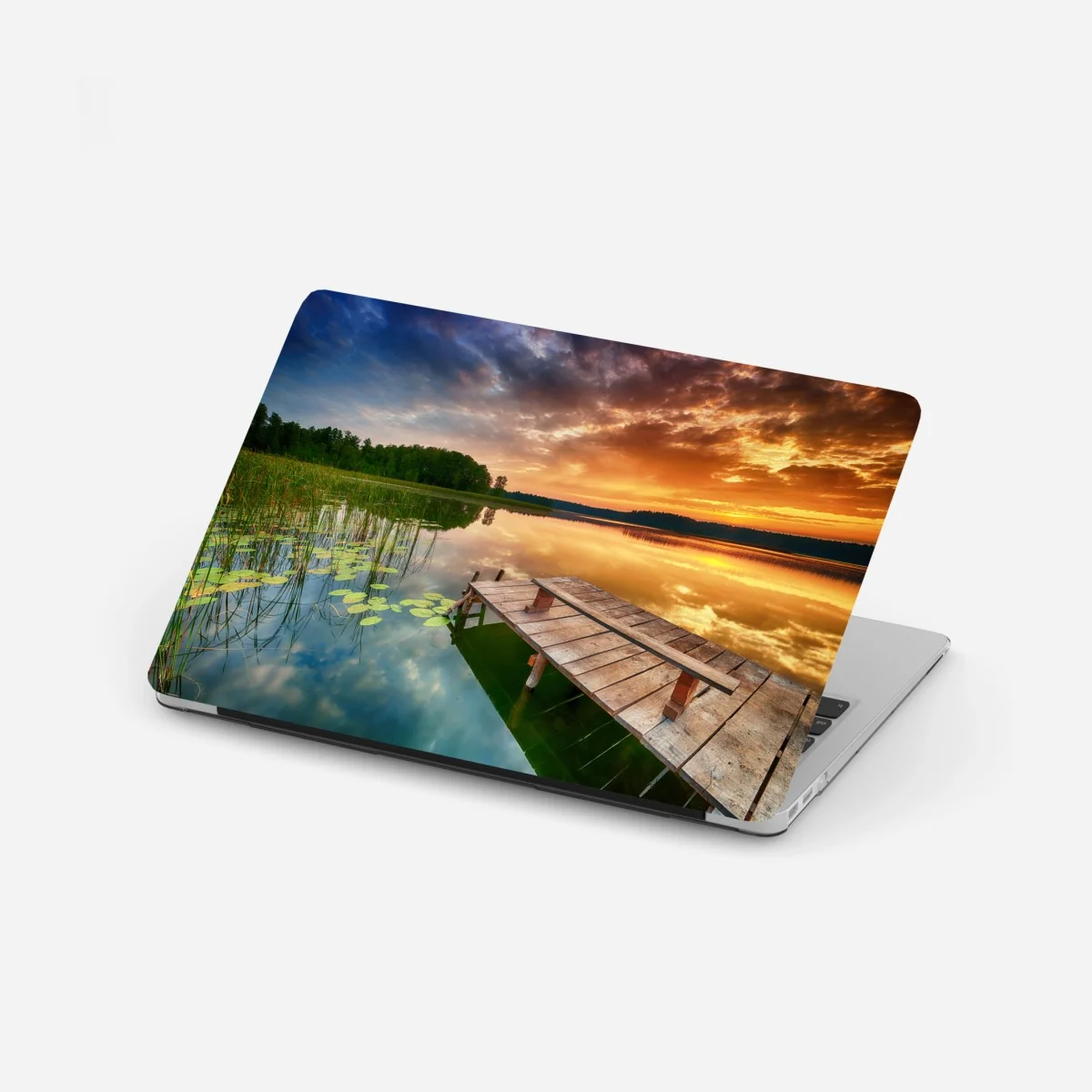 Laptop-Aufkleber goldener sonnenaufgang über ruhigem see – Wallnifity® Laptop-Aufkleber goldener sonnenaufgang über ruhigem see – Wallnifity®