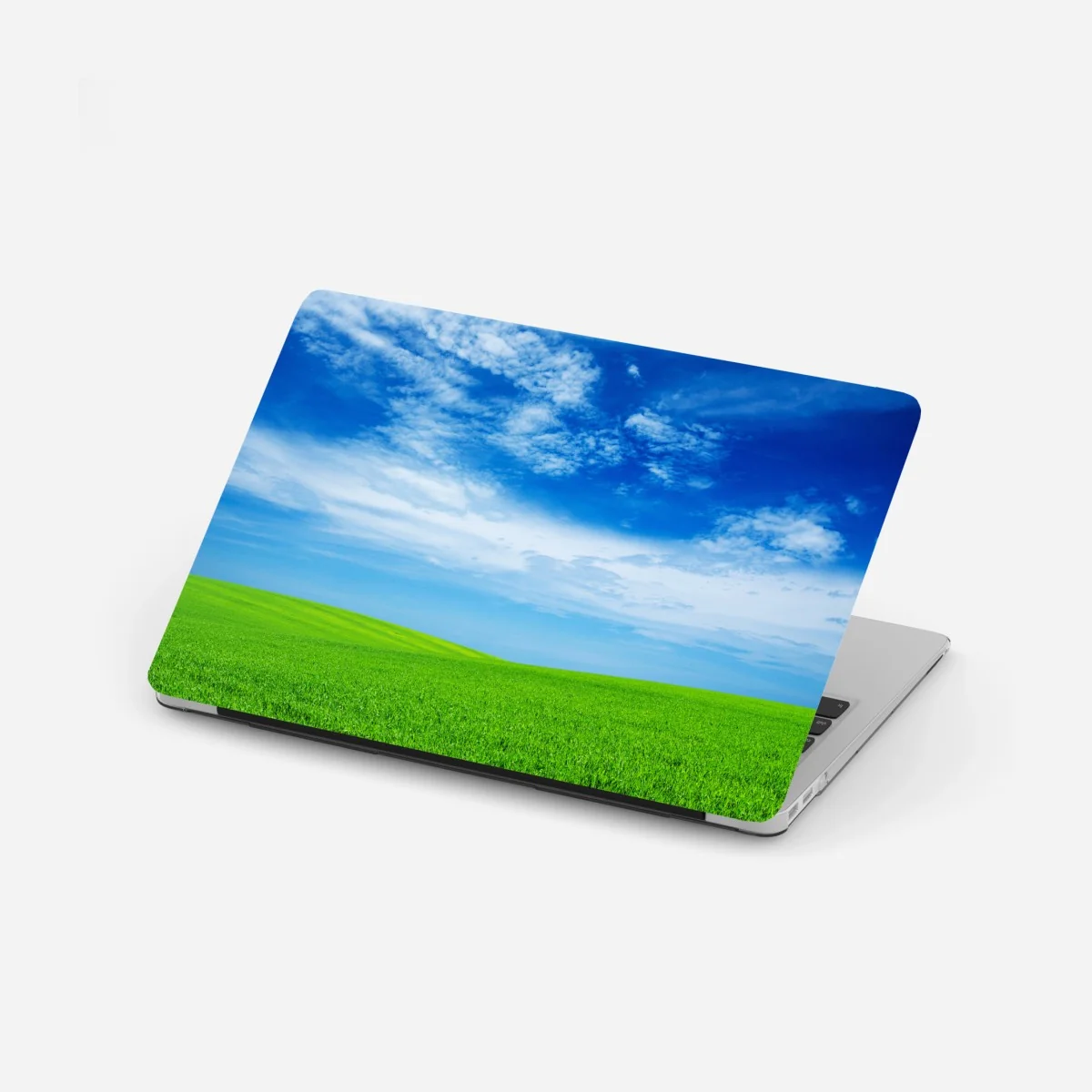 Laptop-Aufkleber grüne wiese unter blauem himmel – Wallnifity® Laptop-Aufkleber grüne wiese unter blauem himmel – Wallnifity®