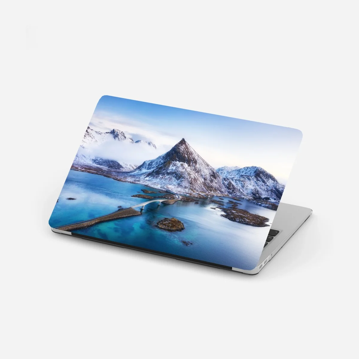 Laptop-Aufkleber Lofoten brücke und berg aus der luft – Wallnifity® Laptop-Aufkleber Lofoten brücke und berg aus der luft – Wallnifity®