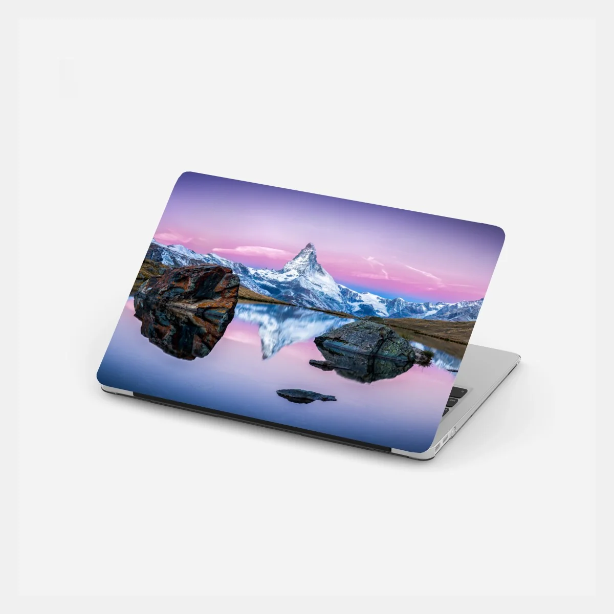 Laptop-Aufkleber sanfte alpine spiegelung bei dämmerung – Wallnifity®