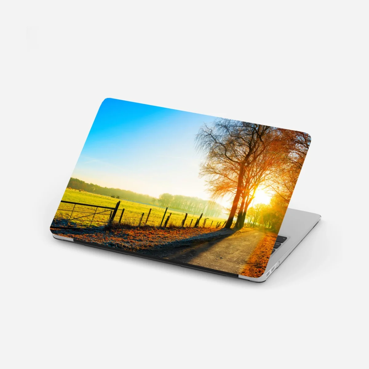 Laptop-Aufkleber sonnenbeschienener landweg durch herbstliche wiese – Wallnifity® Laptop-Aufkleber sonnenbeschienener landweg durch herbstliche wiese – Wallnifity®