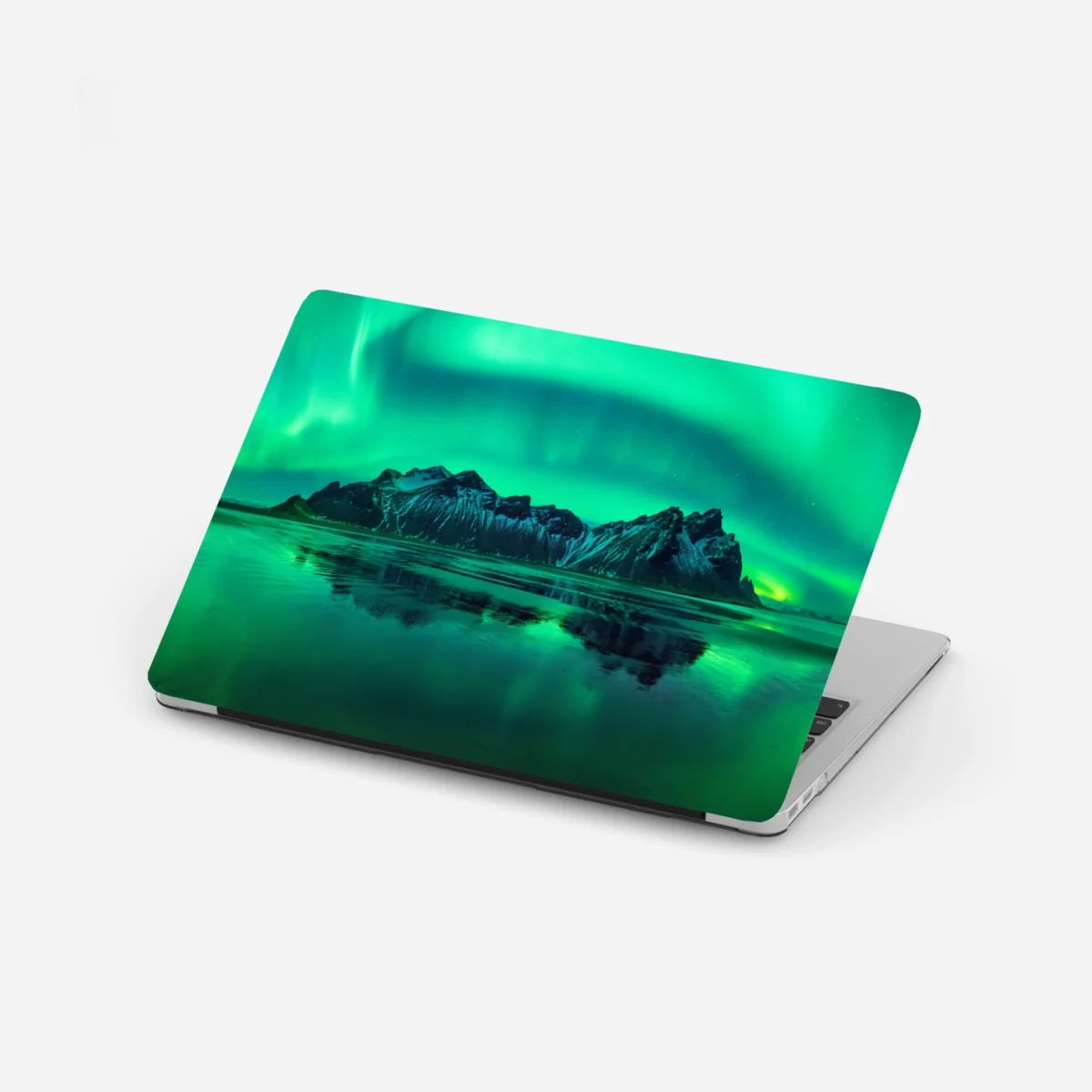 Laptop-Aufkleber nordlicht über Vestrahorn, Stokksnes – Wallnifity®