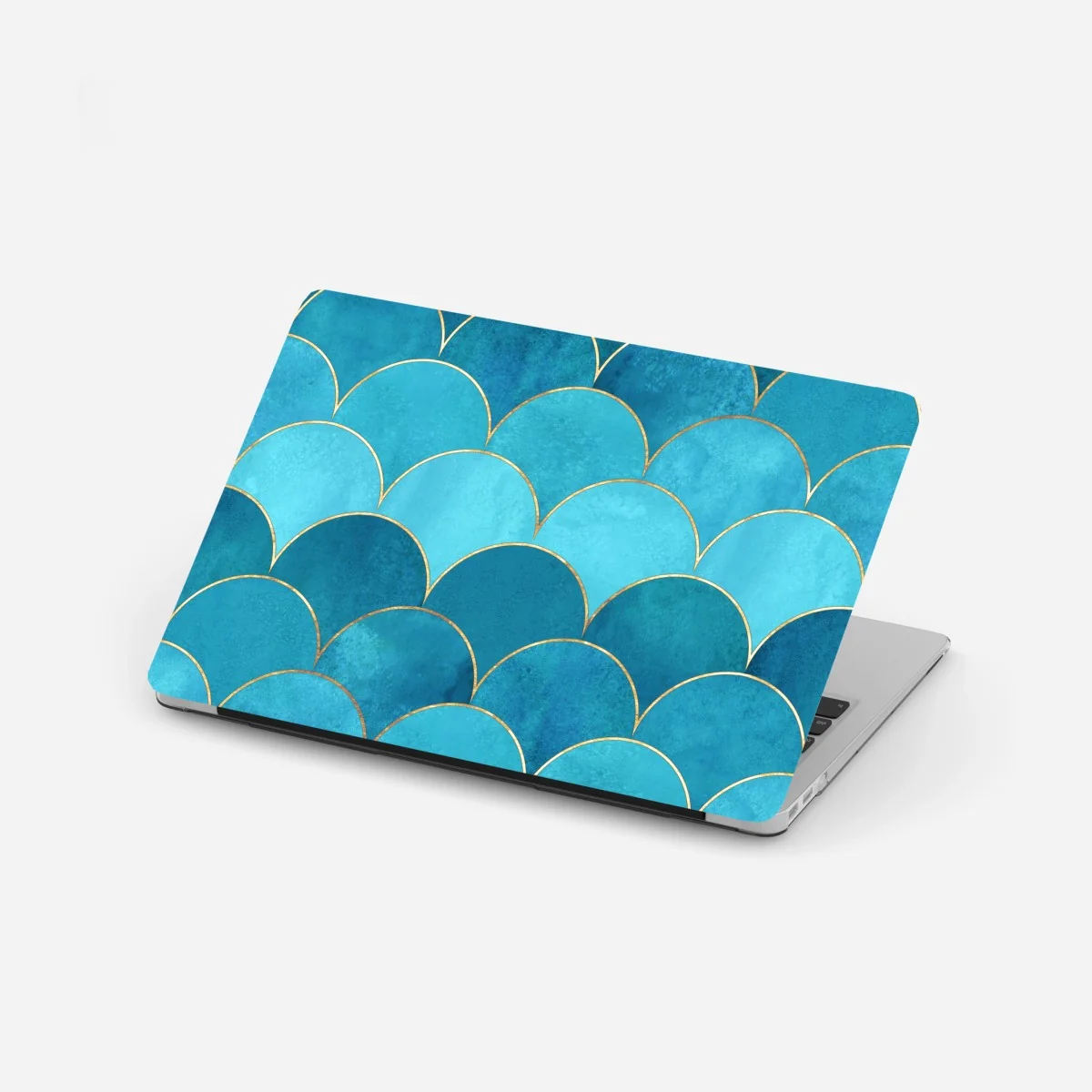 Laptop-Aufkleber türkis schuppenmuster mit goldakzenten – Wallnifity® Laptop-Aufkleber türkis schuppenmuster mit goldakzenten – Wallnifity®
