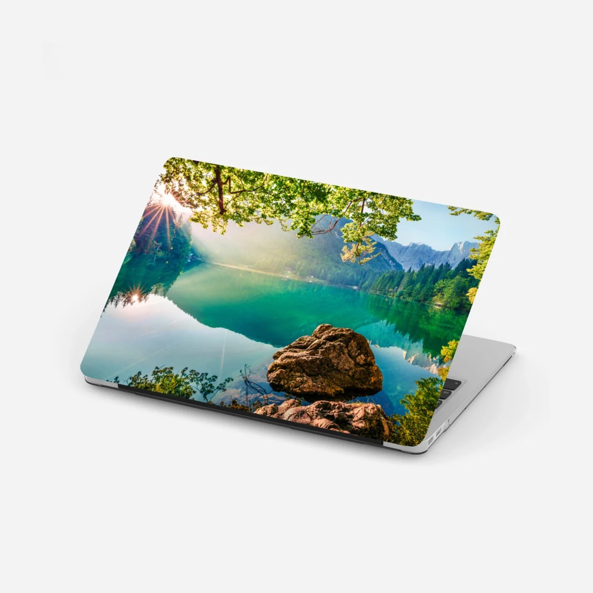 Laptop-Aufkleber morgendliche szene am Fusine-see mit Mangart – Wallnifity® Laptop-Aufkleber morgendliche szene am Fusine-see mit Mangart – Wallnifity®