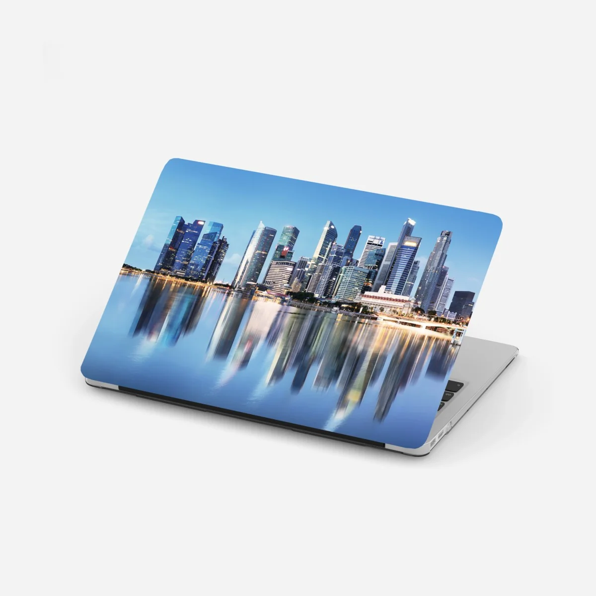 Laptop-Aufkleber moderne stadtskyline gespiegelt im wasser – Wallnifity® Laptop-Aufkleber moderne stadtskyline gespiegelt im wasser – Wallnifity®