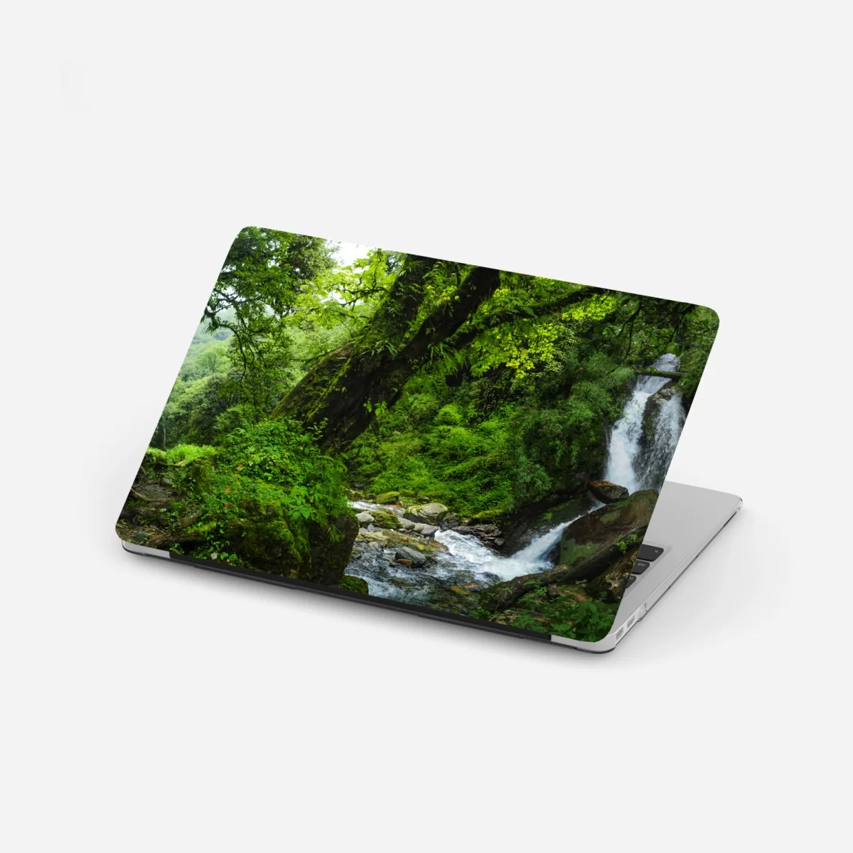 Laptop-Aufkleber üppiger grüner wasserfall im wald – Wallnifity® Laptop-Aufkleber üppiger grüner wasserfall im wald – Wallnifity®