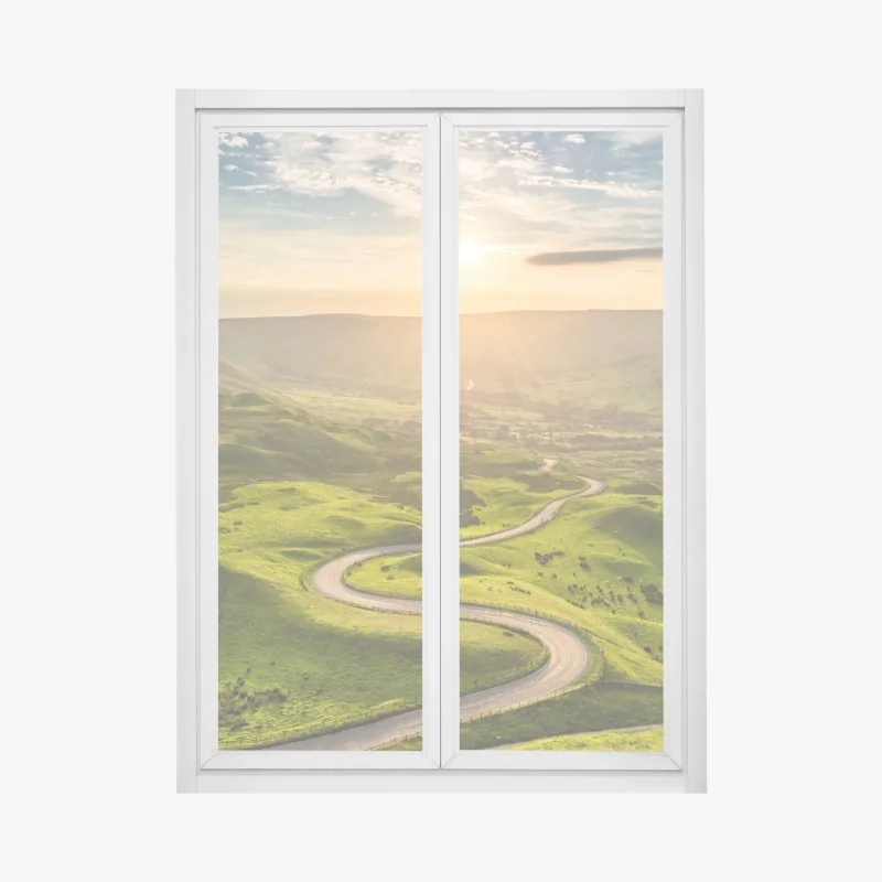 Fensteraufkleber nebeliger fichtenwald in den Karpaten bei sonnenaufgang – Wallnifity®