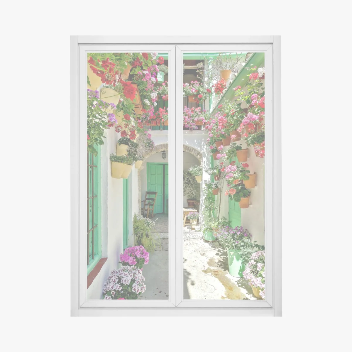 Fensteraufkleber sonniger innenhof mit blumen und grünen türen – Wallnifity®