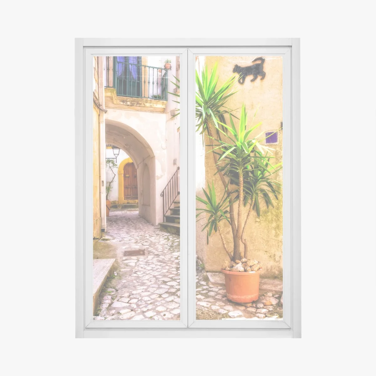 Fensteraufkleber sonnige mediterrane gasse mit grünen jalousien – Wallnifity®