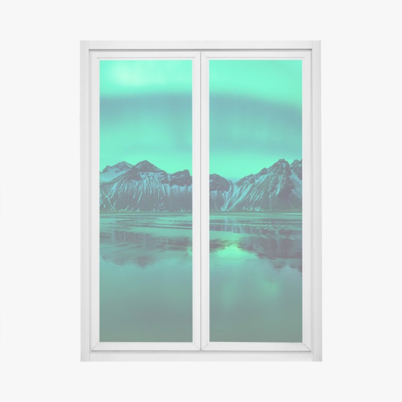 Fensteraufkleber nebeliger fichtenwald in den Karpaten bei sonnenaufgang – Wallnifity®