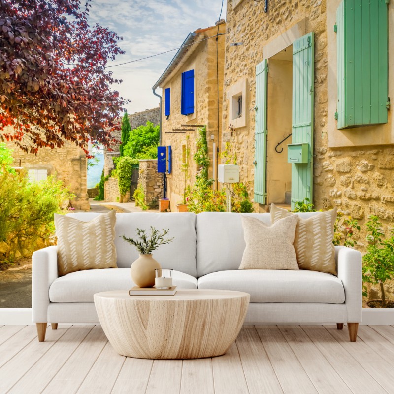 Fototapete sonnenbeschienene dorfstraße mit steinhäusern und bunten fensterläden – Wallnifity®