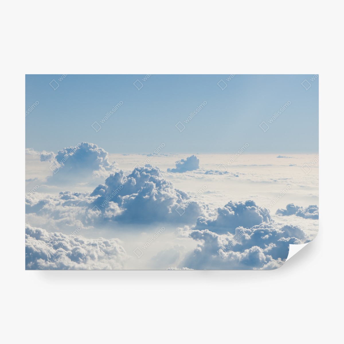 Fototapete luftige wolkenlandschaft im soften blau – Wallnifity®
