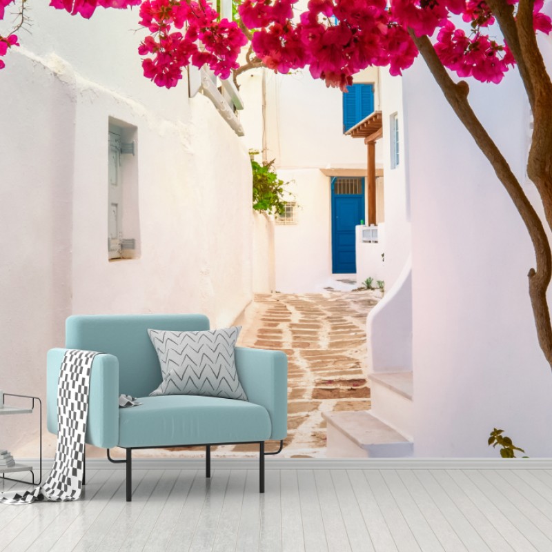 Fototapete sonnige gasse in Griechenland mit bougainvillea – Wallnifity®