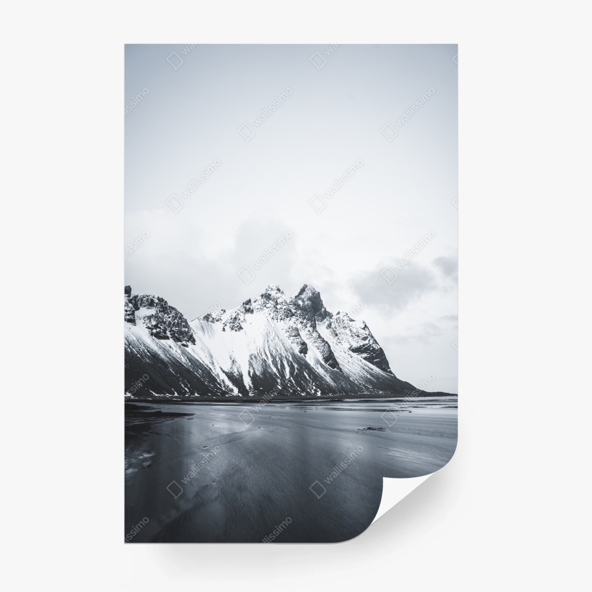 Fototapete ruhige schneebedeckte berglandschaft am meer – Wallnifity®