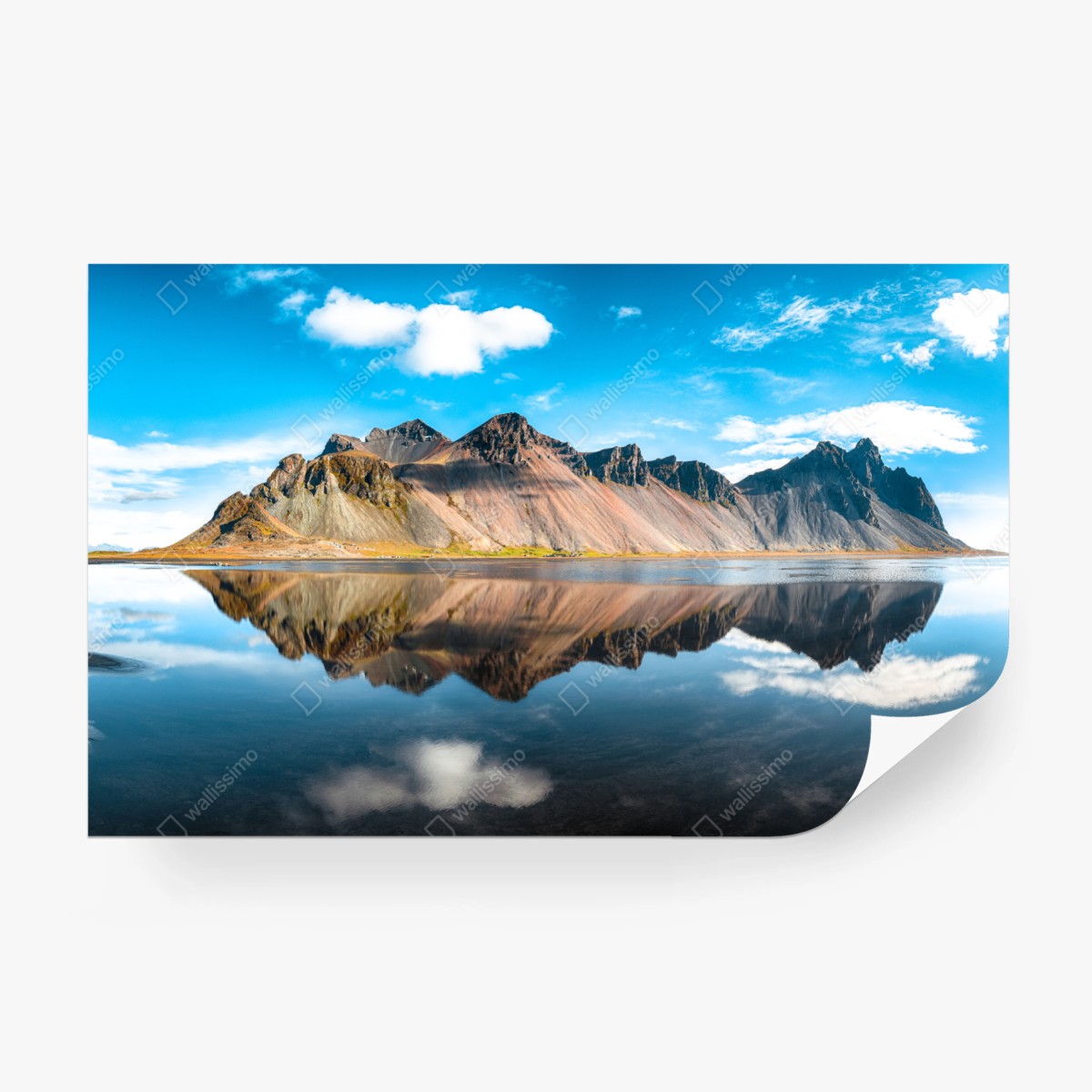 Fototapete gespiegeltes Vestrahorn bei Stokksnes, Island – Wallnifity®