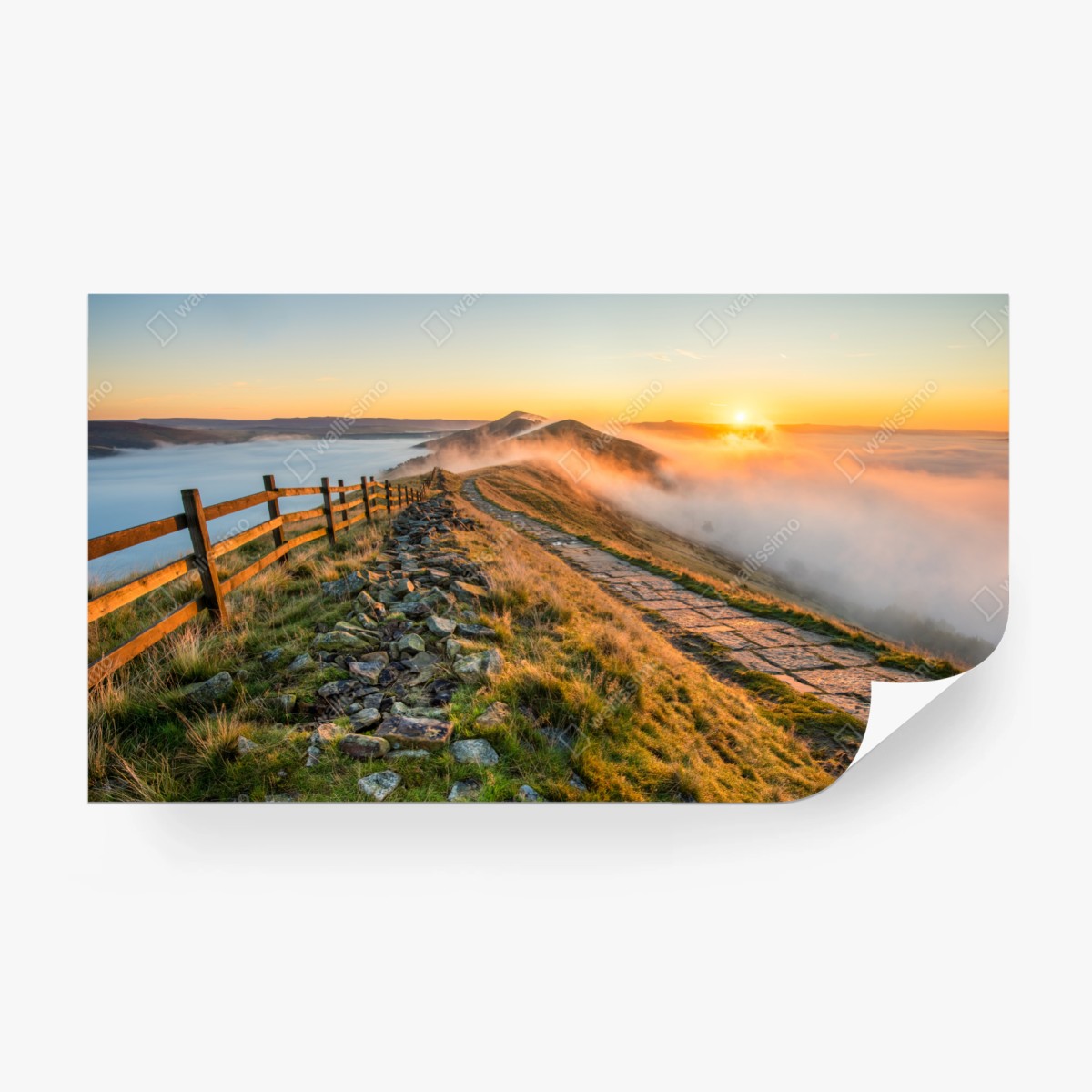 Fototapete sonnenaufgang über einem nebligen bergrücken mit steinweg – Wallnifity®