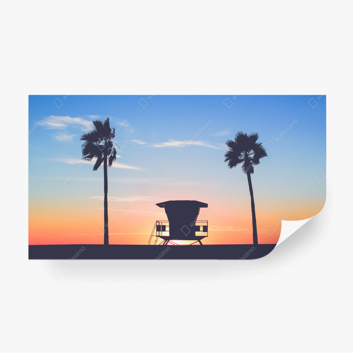 Fototapete sonnenuntergang am strand mit palmen und rettungsturm – Wallnifity®