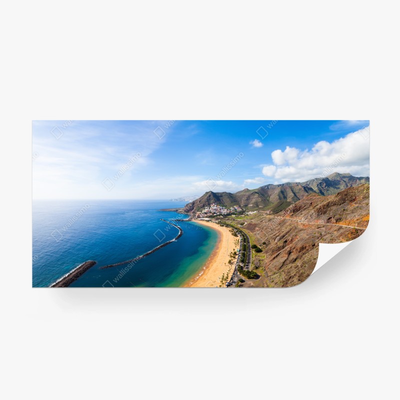 Fototapete üppige panoramaansicht eines wasserfalls mit karstbergen – Wallnifity®