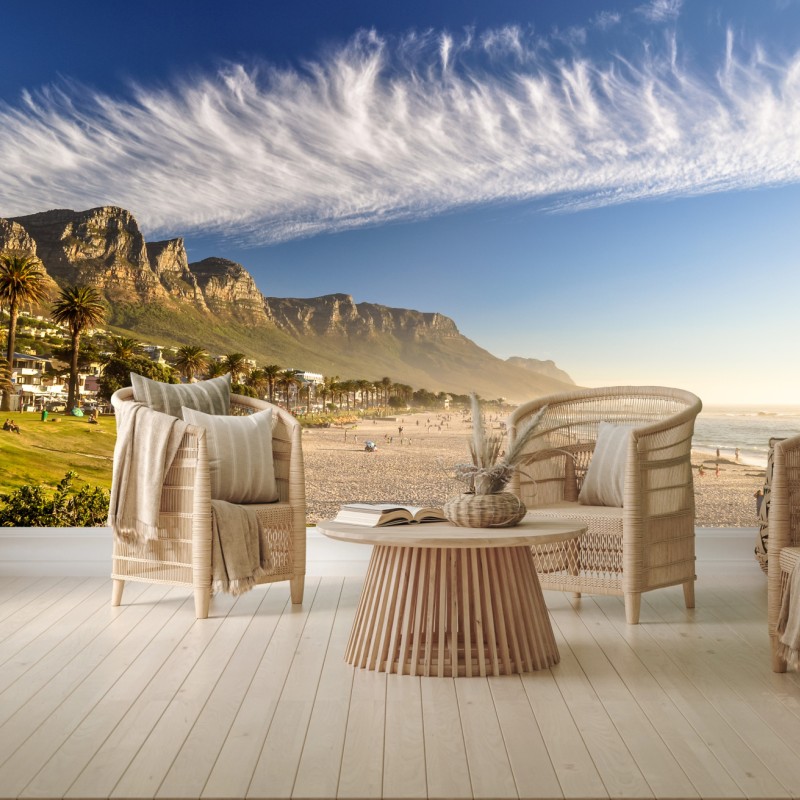 Fototapete sonnenstrand mit bergkulisse – Wallnifity®