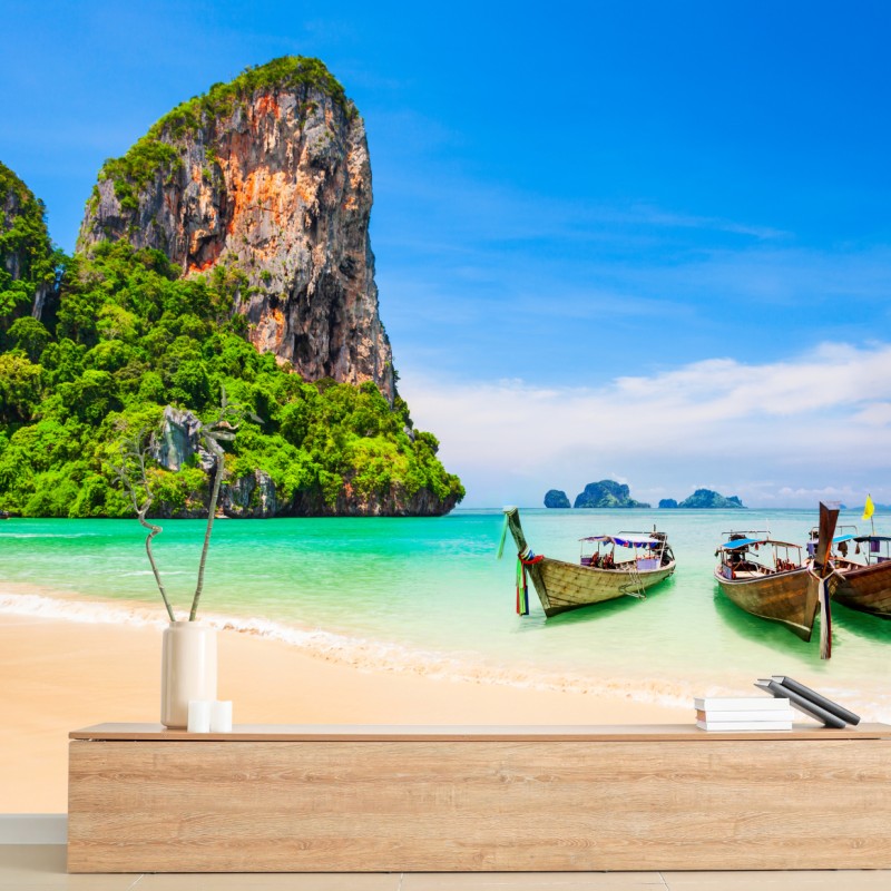 Fototapete tropischer strand mit traditionellen booten in Thailand – Wallnifity®