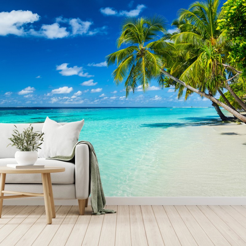 Fototapete tropischer türkisstrand mit geneigten palmen – Wallnifity®