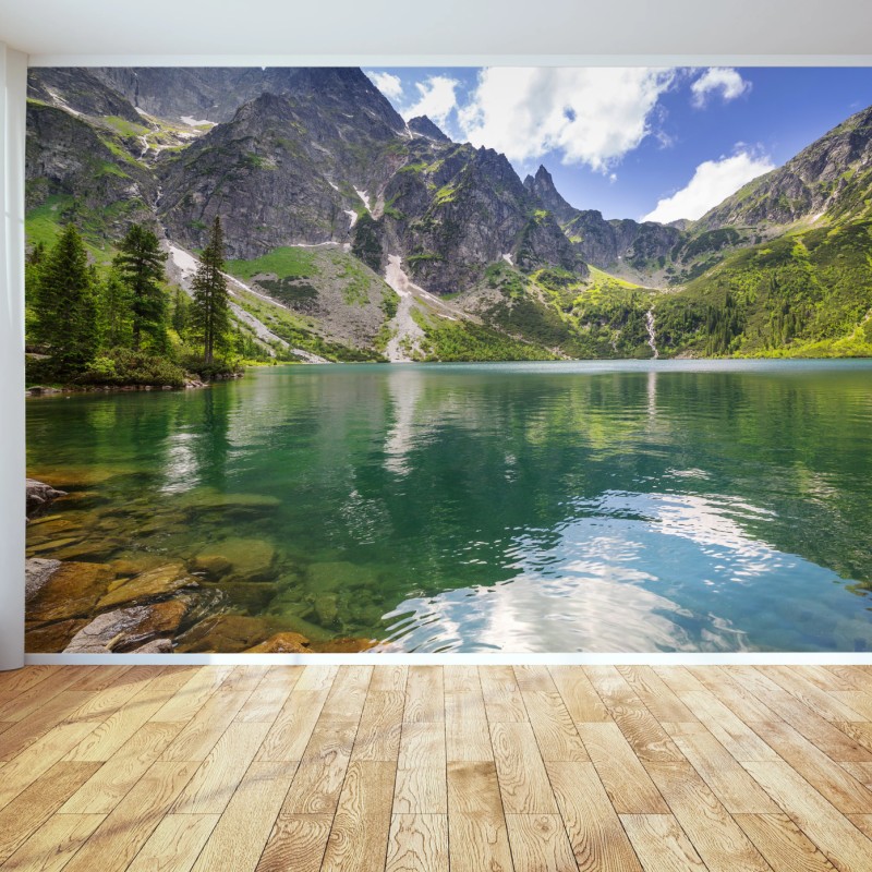 Fototapete ruhiger smaragdgrüner bergsee vor schroffen gipfeln – Wallnifity®