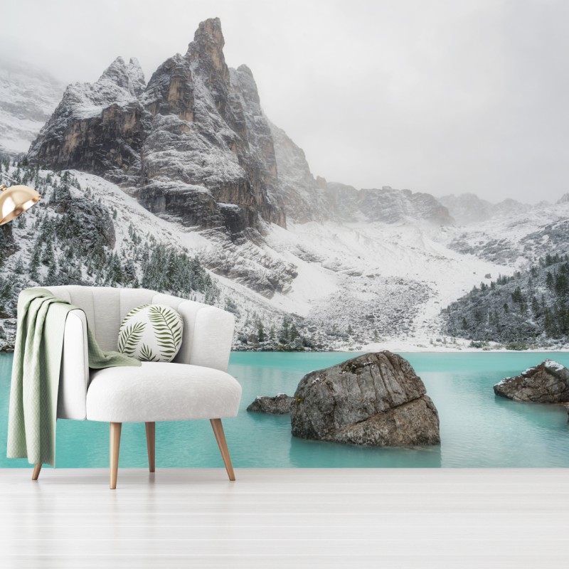 Fototapete türkissee in alpiner landschaft unter schneebedeckten gipfeln – Wallnifity®