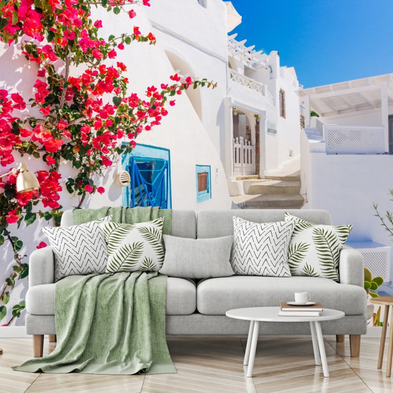 Fototapete Santorini weiße gasse mit bougainvillea – Wallnifity®