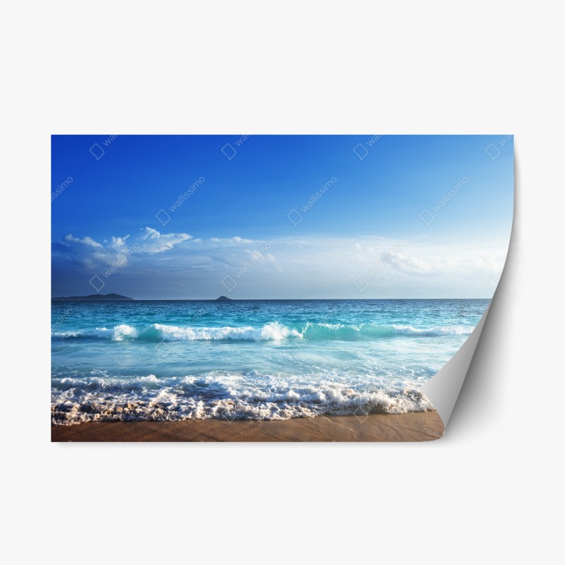 Repositionierbarer Aufkleber majestätische gipfel über grünen hügeln – Wallnifity®