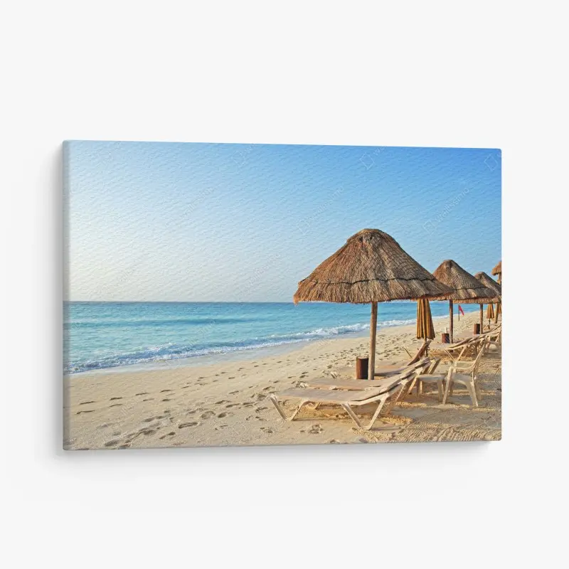 Leinwandbild tropischer strand mit strohsonnenschirmen – Wallnifity® Leinwandbild tropischer strand mit strohsonnenschirmen – Wallnifity®