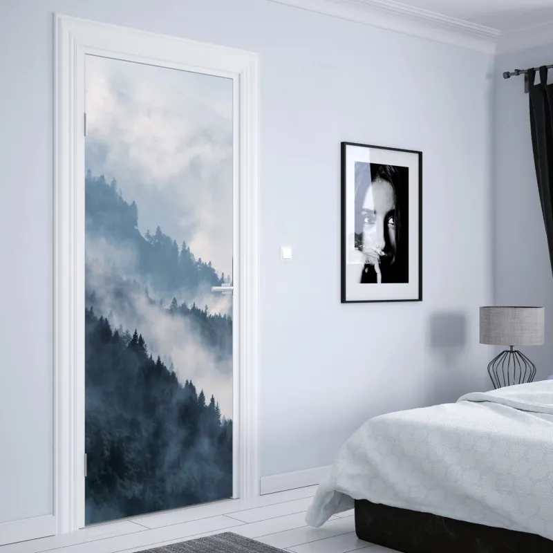 Türaufkleber nebliger sonnenaufgang über dem holzsteg – Wallnifity®