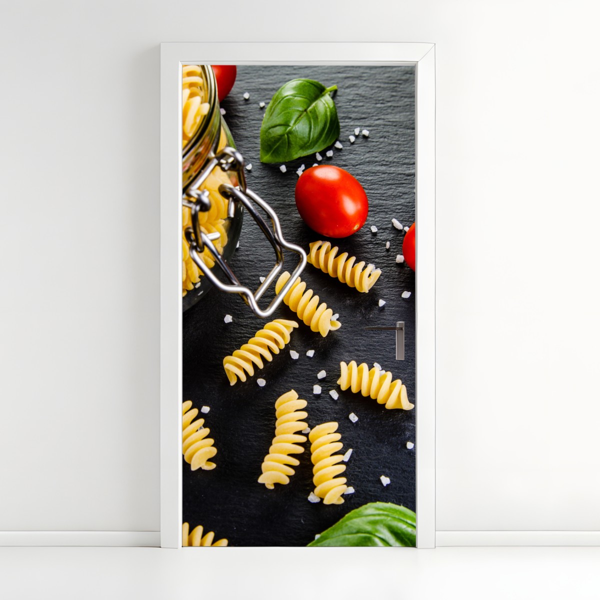 Türaufkleber pasta zutaten arrangiert mit tomaten und basilikum – Wallnifity®