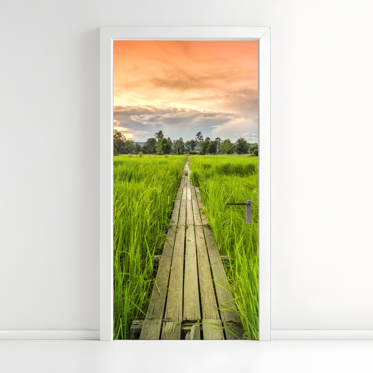 Türaufkleber sonnenuntergang über einer hölzernen brücke in Khonburi – Wallnifity®