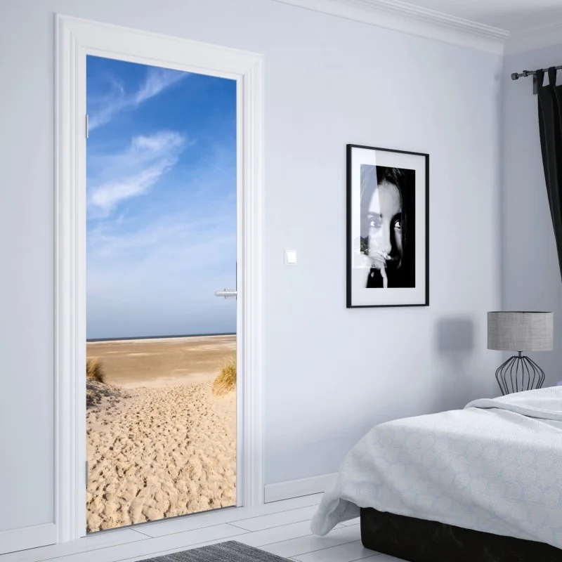 Türaufkleber nebliger sonnenaufgang über dem holzsteg – Wallnifity®