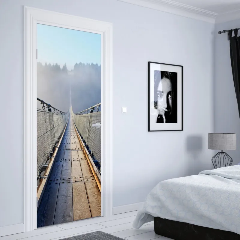 Türaufkleber nebliger morgenwald mit sonnenstrahlen – Wallnifity®